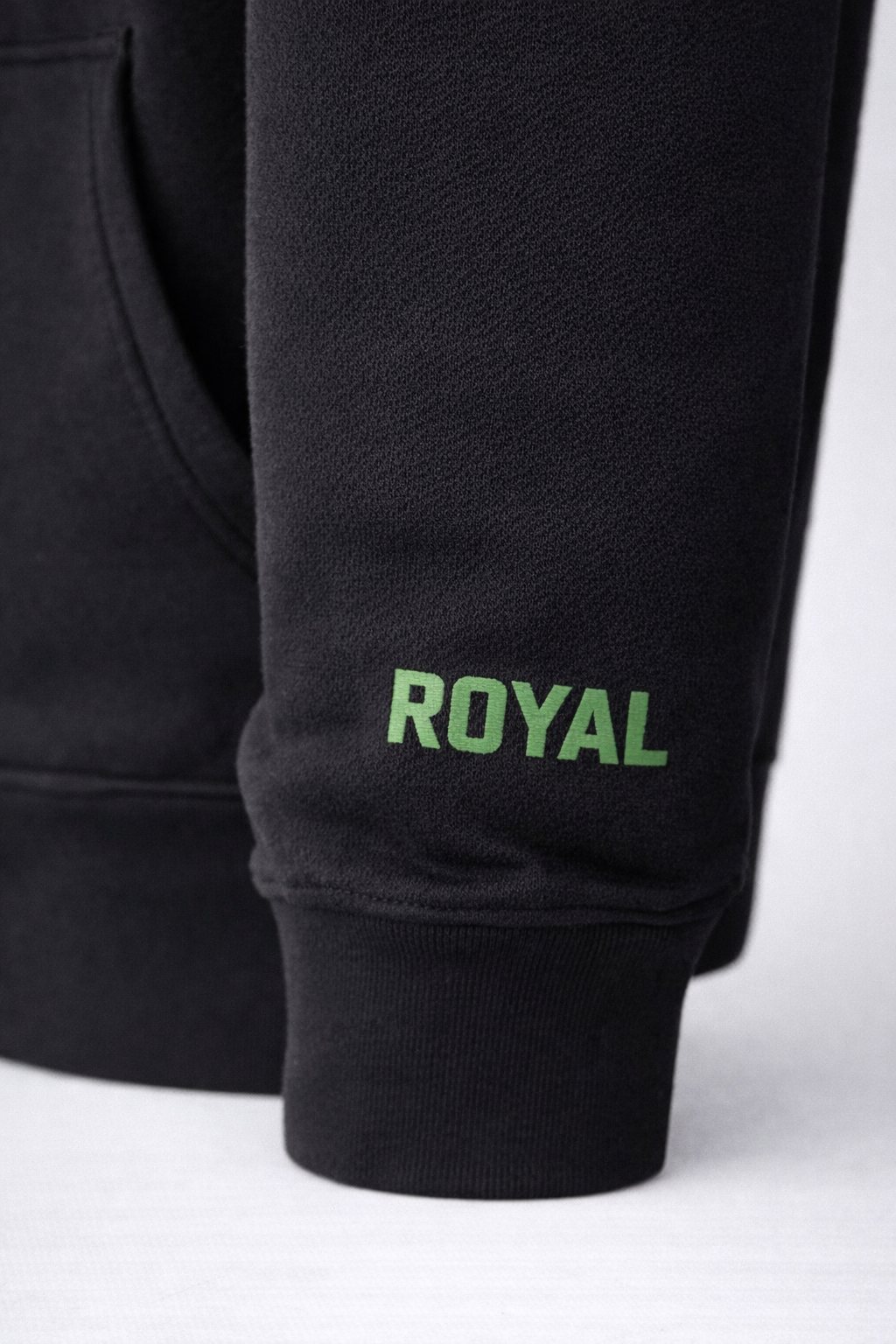 SURREY 604 HOODIE - BLACK